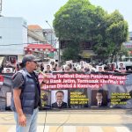 Musfiq, Aktivis anti korupsi Jawa Timur.