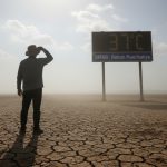 Selain posisi matahari, Monsun Australia juga membawa massa udara kering dan hangat yang menekan pembentukan awan.