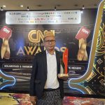 CEO Bawang Mas Grup, meraih penghargaan CNN Indonesia Awards 2025 atas kiprahnya membangun 1.000 rumah bagi warga kurang mampu.