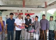 Wakil Bupati Pamekasan H. Sukriyanto meninjau dan menyerahkan langsung bantuan kepada warga terdampak angin puting beliung di Desa Tlagah, Kecamatan Pegantenan, dan Desa Pamoroh, Kecamatan Kadur, Jumat (7/11/2025).
