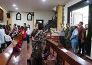 Kapolres Pamekasan AKBP Hendra Eko Triyulianto meninjau pengamanan di sejumlah gereja untuk memastikan perayaan Natal 2025 berlangsung aman dan kondusif.