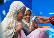 Program Makan Bergizi Gratis (MBG) resmi diliburkan selama Idul Fitri 2026, Dadan Hindayana sebut penghematan anggaran capai Rp5 triliun.