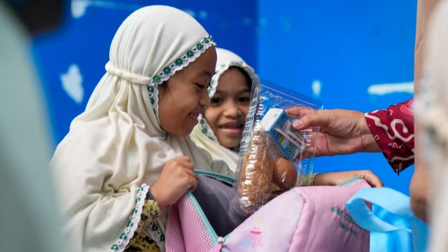 Program Makan Bergizi Gratis (MBG) resmi diliburkan selama Idul Fitri 2026, Dadan Hindayana sebut penghematan anggaran capai Rp5 triliun.
