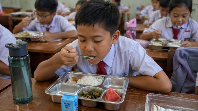 Anggaran MBG Membengkak, BGN Pangkas Distribusi Makanan untuk Tekan Biaya